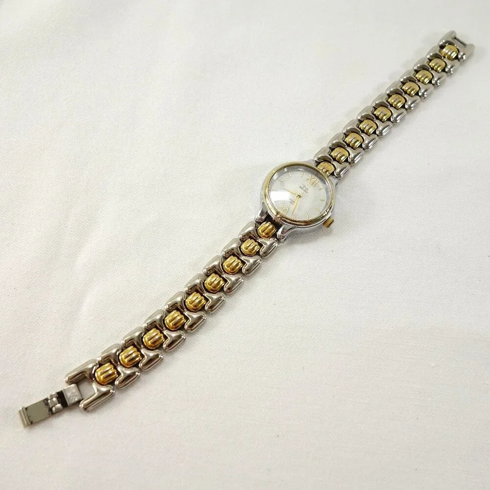 Classic Timex Indiglo Women's Two Tone Bracelet Quartz Watch‎ New Battery